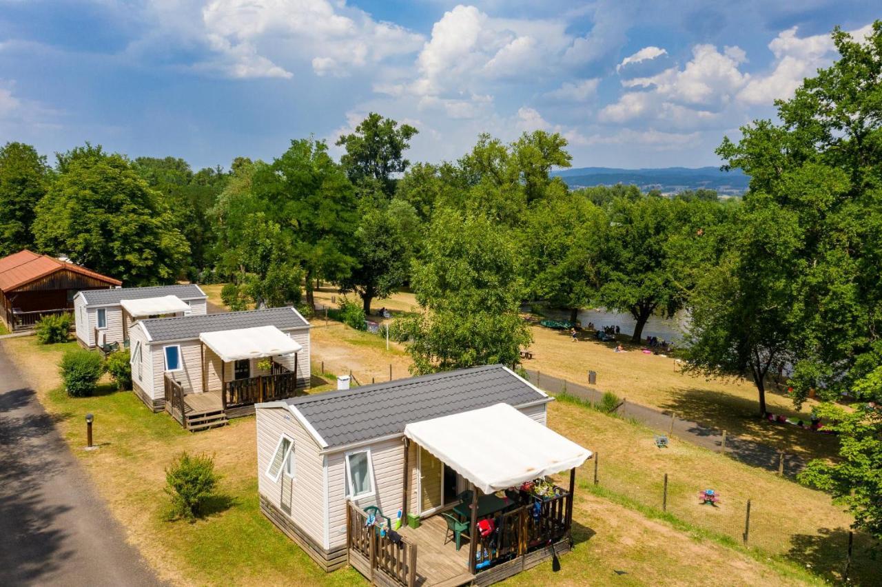 Camping De La Bageasse Бриуд Экстерьер фото