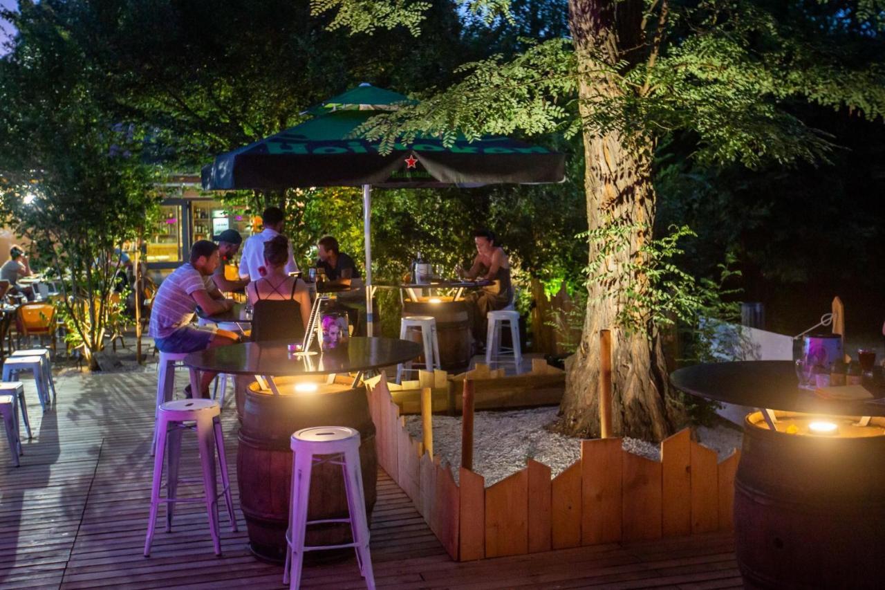Camping De La Bageasse Бриуд Экстерьер фото