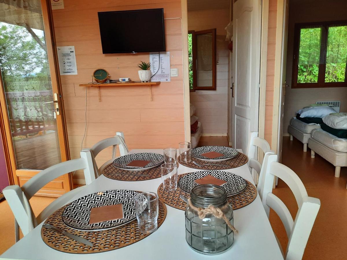 Camping De La Bageasse Бриуд Экстерьер фото