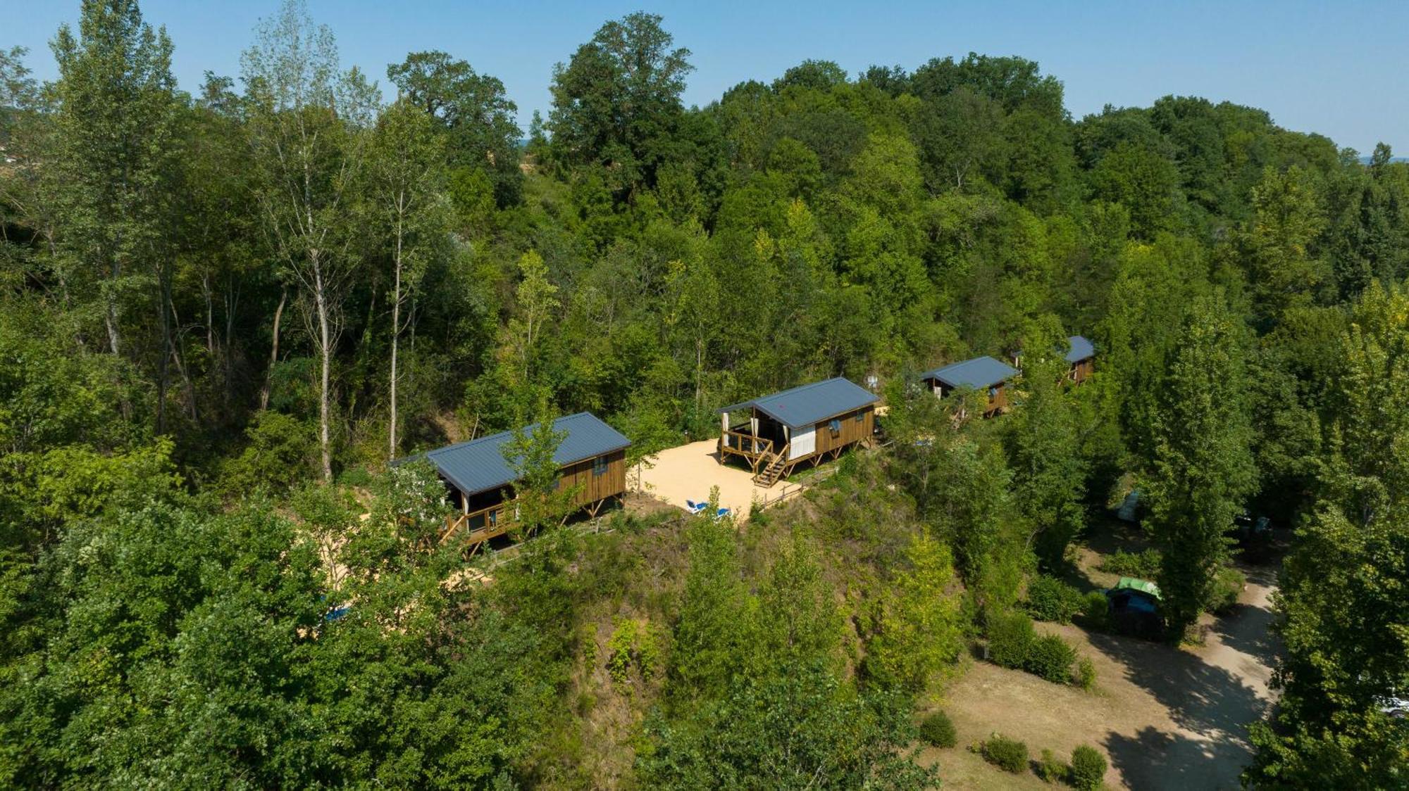 Camping De La Bageasse Бриуд Экстерьер фото